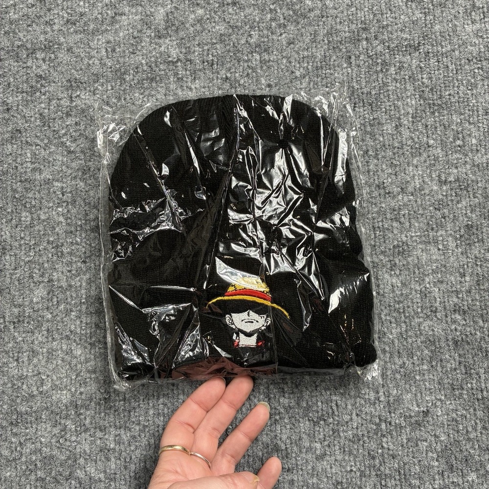 One Piece Anime Luffy Beanie‎ Black Knit Hat Embroidered Straw Hat Crew New